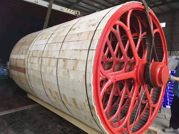 Paper machine equipment