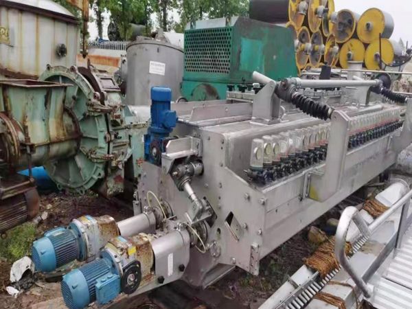 Paper machine equipment